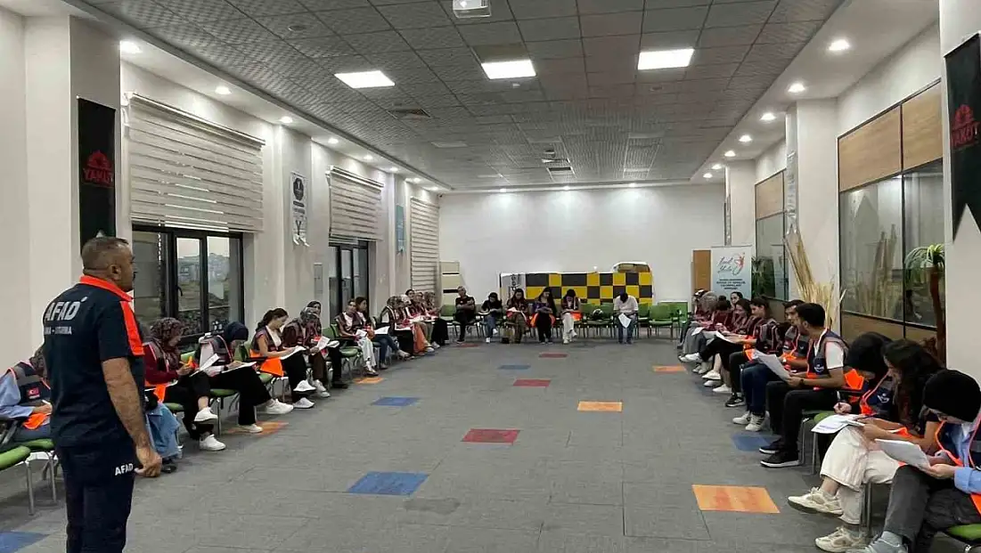 Elazığ'da AFAD gönüllülerinin eğitimleri sürüyor