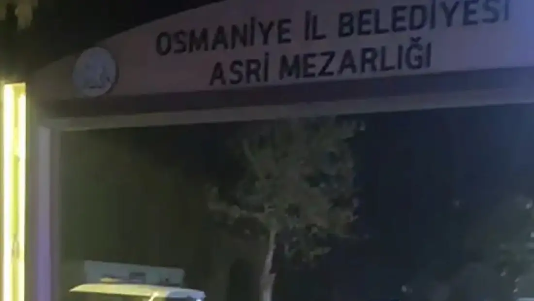 Mezarlıkta Korkunç Olay: 2 Kişi Araç İçinde Ölü Bulundu