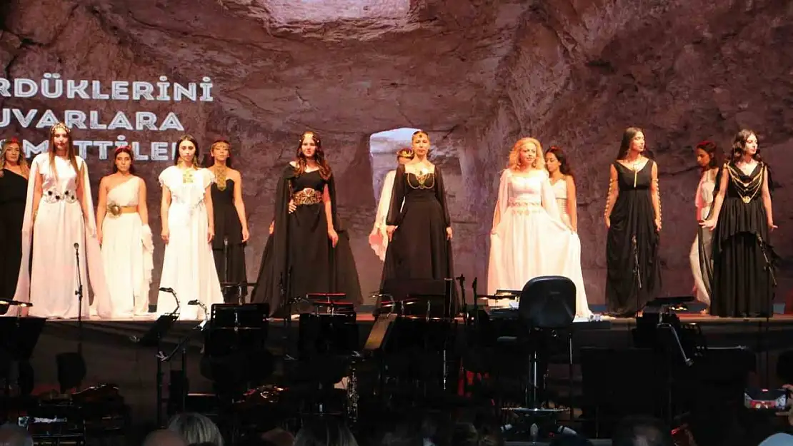 3 bin yıllık Zerzevan Kalesi'nde '1. Anadolu Opera ve Bale Festivali' düzenlendi