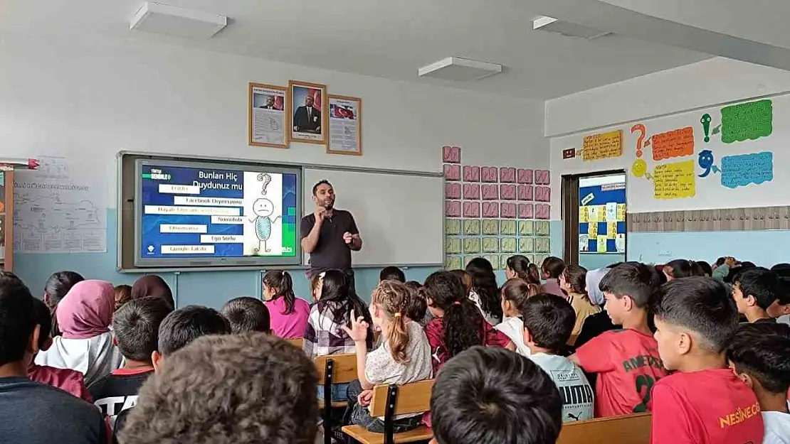 Dicle'de ortaokul öğrencileriyle bilim söyleşisi gerçekleştirildi