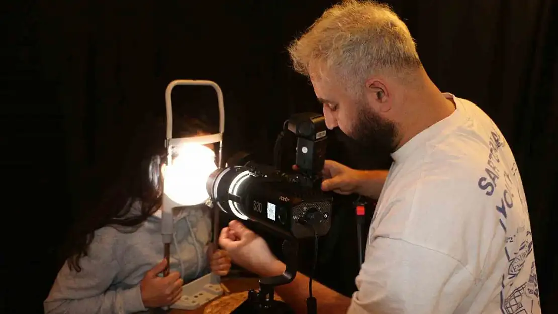 Diyarbakır'da 'iris' fotoğrafçılığıyla gözler sanata dönüşüyor