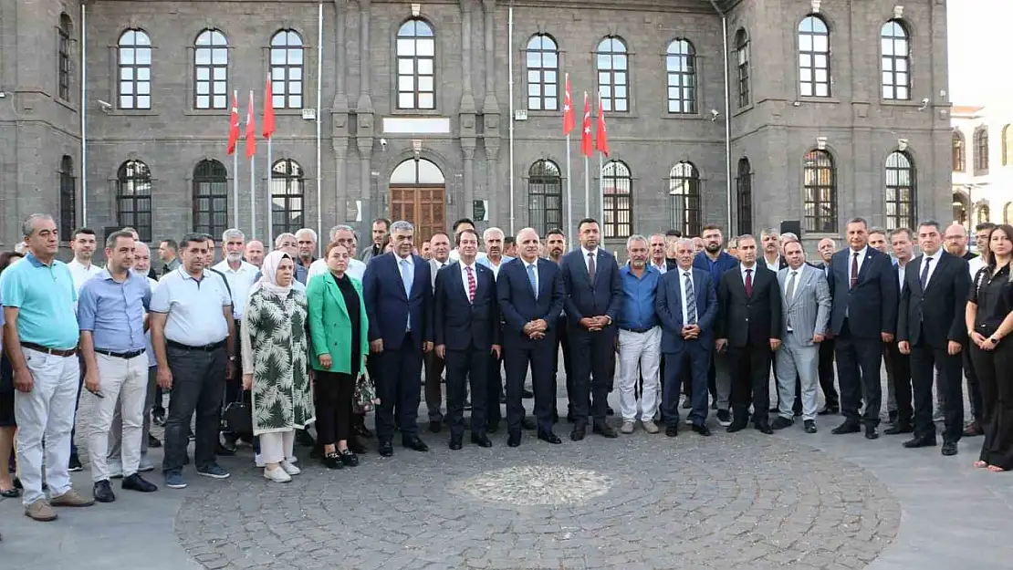 Diyarbakır'da 'Srebrenitsa Soykırımı' anısına fotoğraf sergisi açıldı