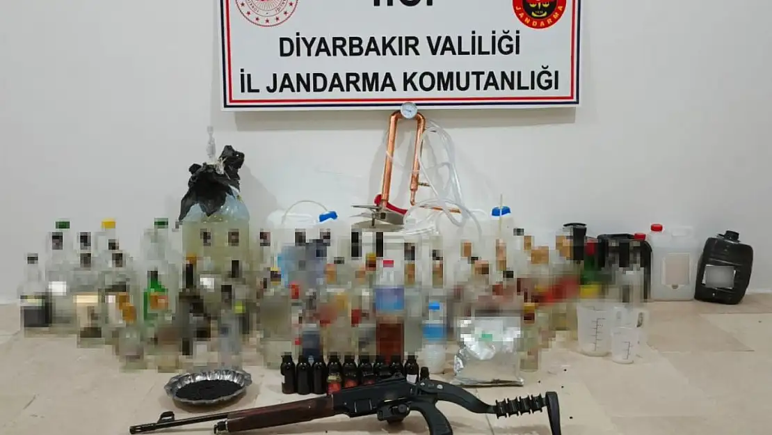 Diyarbakır'da 60 litre sahte alkol ele geçirildi