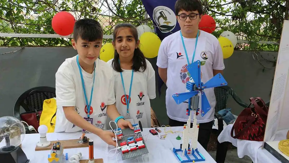 Diyarbakır'da lise öğrencileri yaptıkları bilimsel projelerini sergiledi