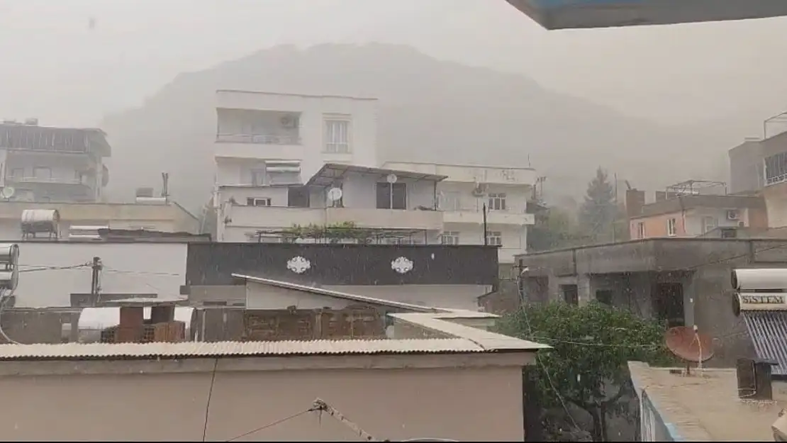 Diyarbakır'da sağanak ve dolu etkili oldu