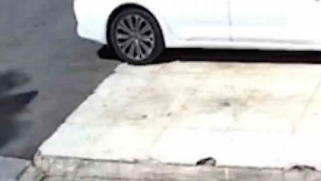 Diyarbakır'da trafik kazası güvenlik kamerasına yansıdı