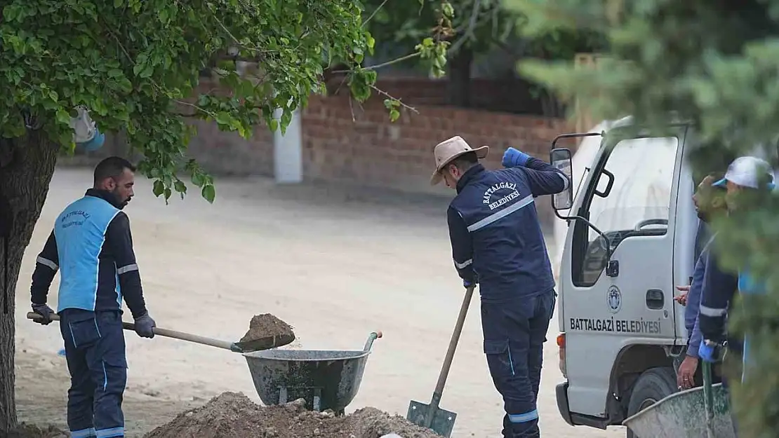 Dolamantepe Mahallesi'nde park ve yol düzenlemesi