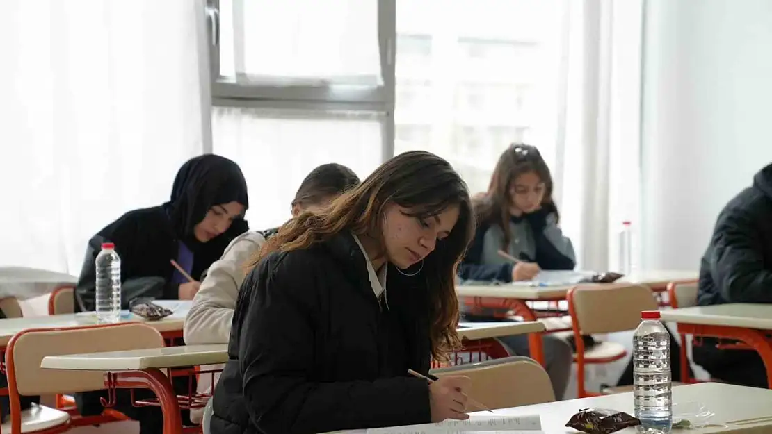 Elazığ'da 'Gelecek Sensin' Projesine tam destek