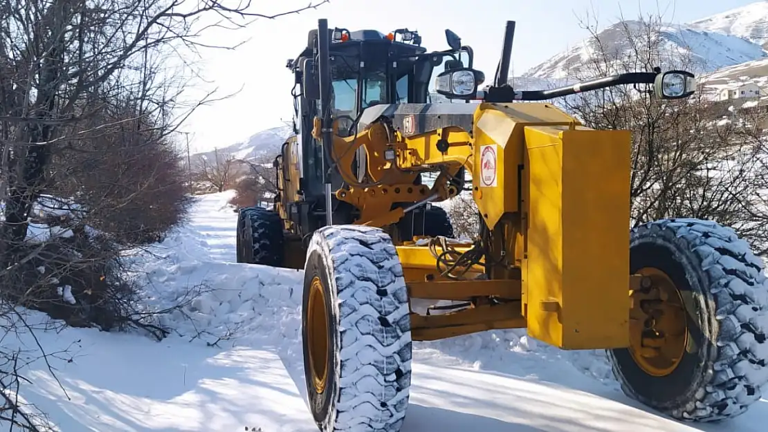 Elazığ'da 17 köy yolu ulaşıma kapandı