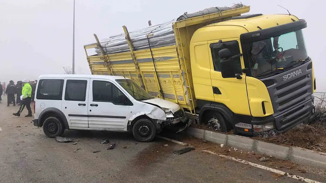 Elazığ'da 2 saatte 2 büyük zincirleme kaza: 13 araç çarpıştı, 7 yaralı