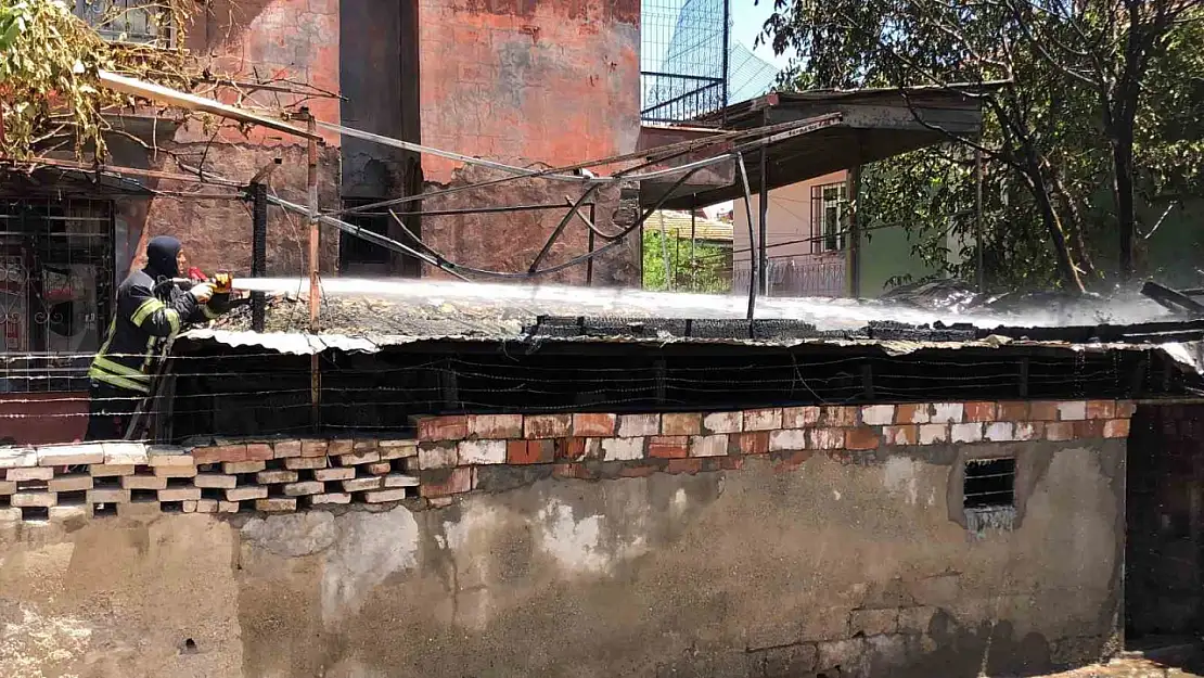 Elazığ'da odunluk yangını: 1 yaralı