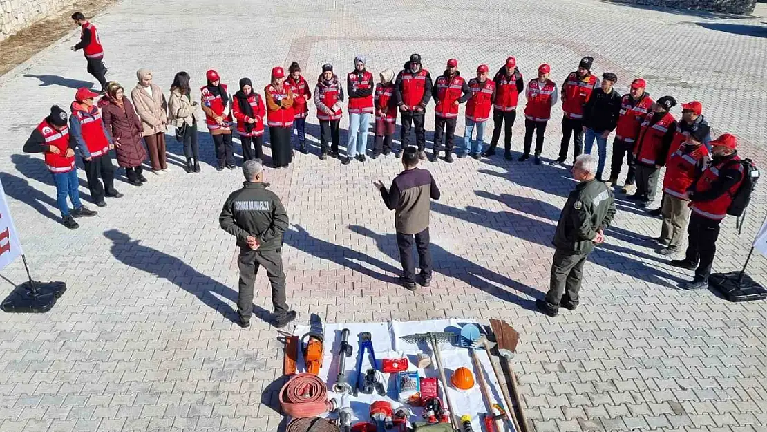 Elazığ'da orman ve kırsal alan yangınlarına müdahale eğitimi