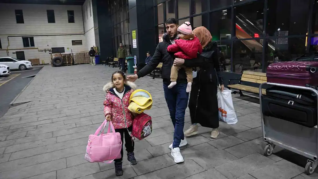 Elazığ'dan Suriye'ye dönüş başladı, ilk aile yola çıktı