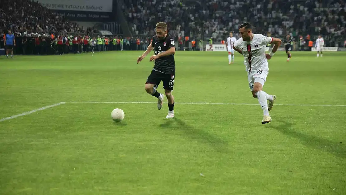 Elazığspor - Vanspor FK maçı tatil edildi