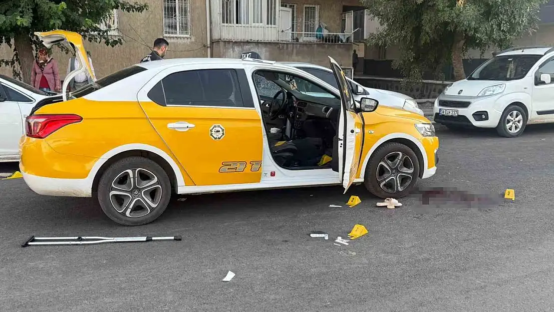 Eşinden kaçmak isteyen kadın silahlı saldırıya uğradı: 3 yaralı
