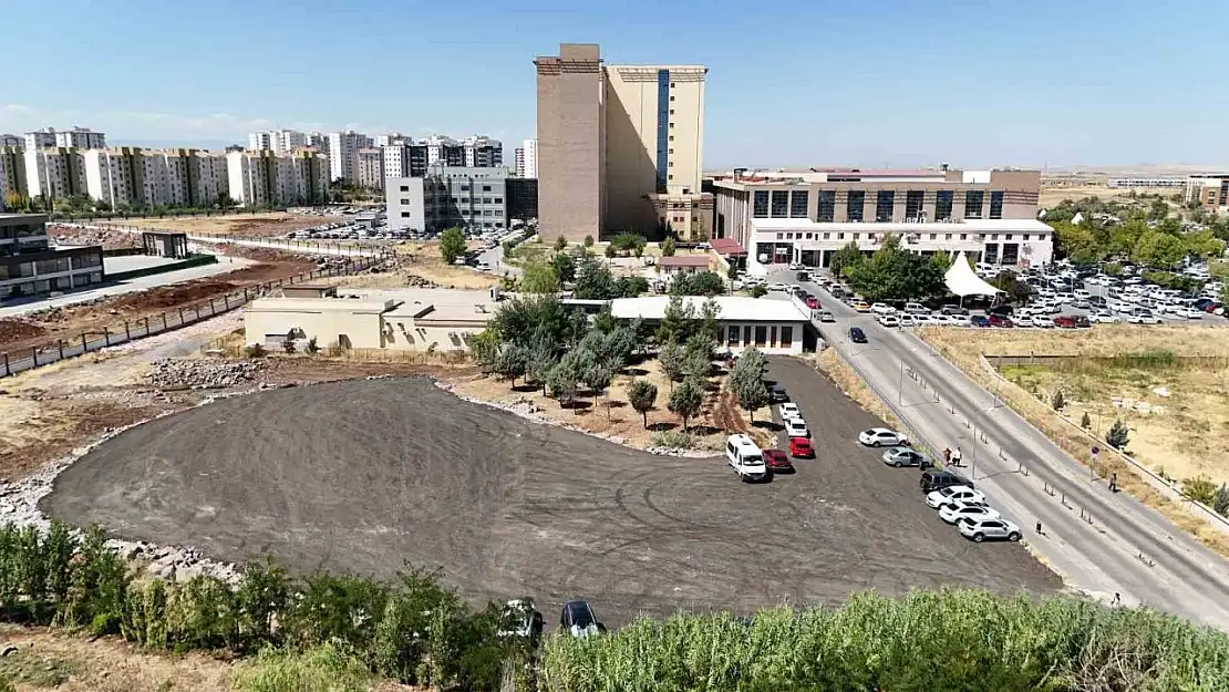 Gazi Yaşargil Eğitim ve Araştırma Hastanesi'ne yeni otopark