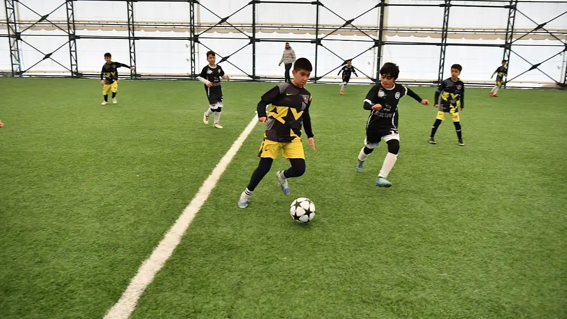 Yeşilyurt'ta ödüllü sömestr futbol turnuvası