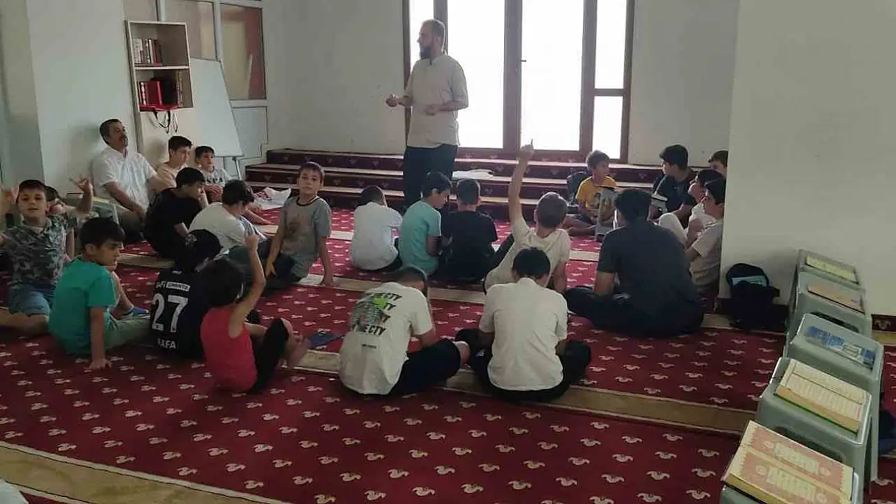 Elazığ'da öğrencilere teknoloji semineri