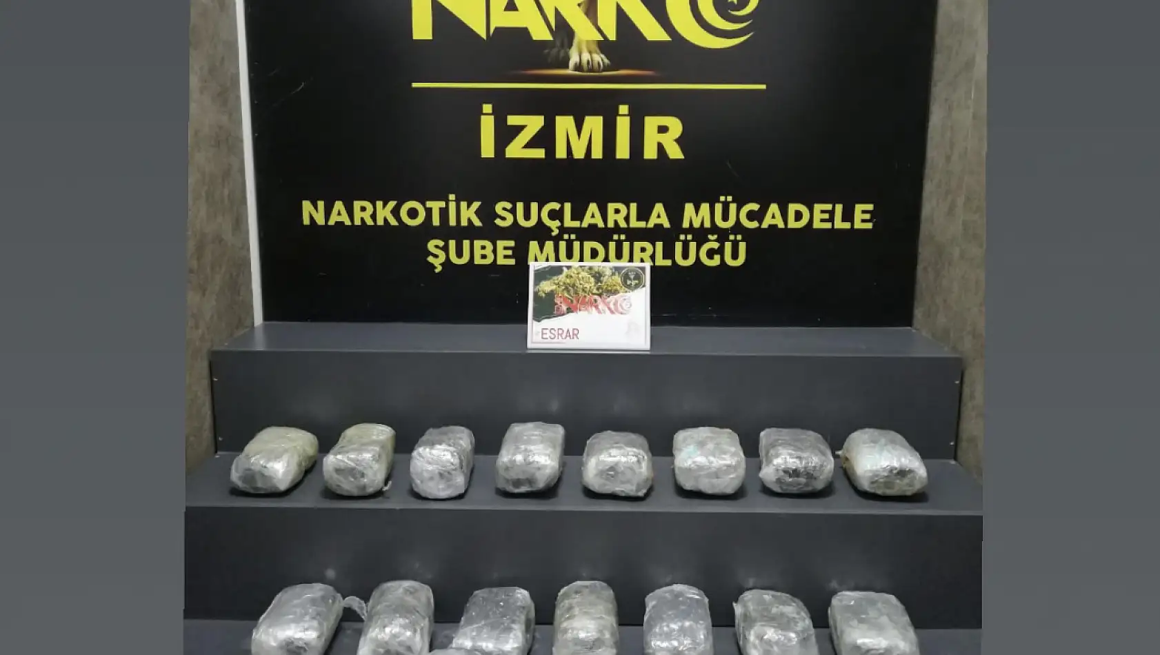 İzmir'de Uyuşturucu Operasyonu: 4 Şüpheli Tutuklandı, 11 Kilo Esrar Ele Geçirildi