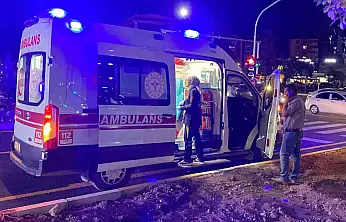 Elazığ'da ambulans otomobille çarpıştı: 3 yaralı