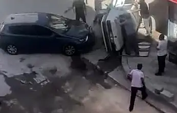 Elazığ'da kaza yapan otomobil yan yattı: 1 yaralı