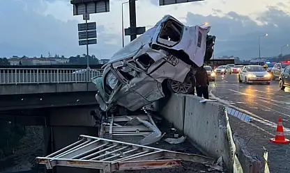Freni Boşalan Kamyon Homeros Bulvarı'nda Feci Kazaya Neden Oldu