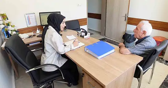 Fırat Üniversitesi Tıp Fakültesi'nden Dr. Tuncer: 'Vatandaşlarımıza sigarayı bırakma sürecinde destek oluyoruz'