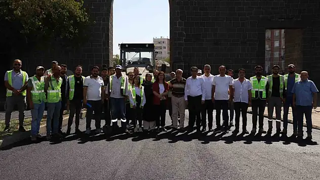 Bucak, asfalt çalışmasını yerinde inceledi