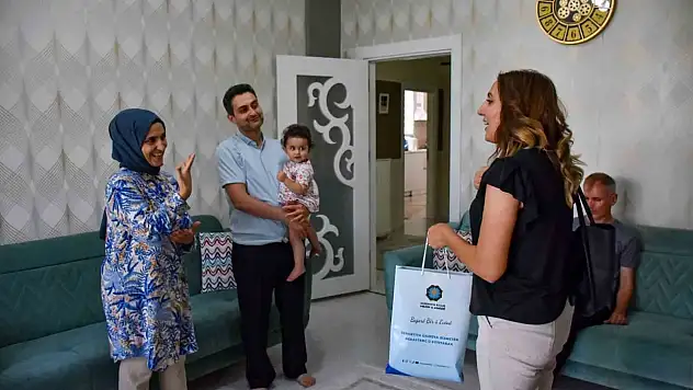 Diyarbakır'da işitme engelli ailelere 'Titreşimli Bebek Telsizi' desteği