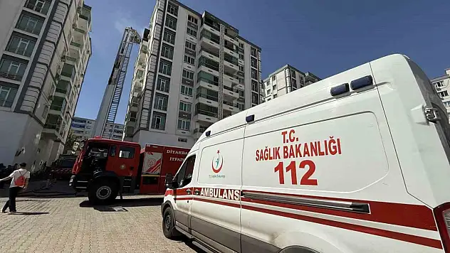 Diyarbakır'daki yangın söndürüldü, 3 itfaiye eri dumandan etkilendi