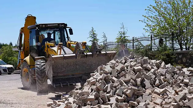 Elazığ'da bayram öncesi mezarlıklarda düzenleme