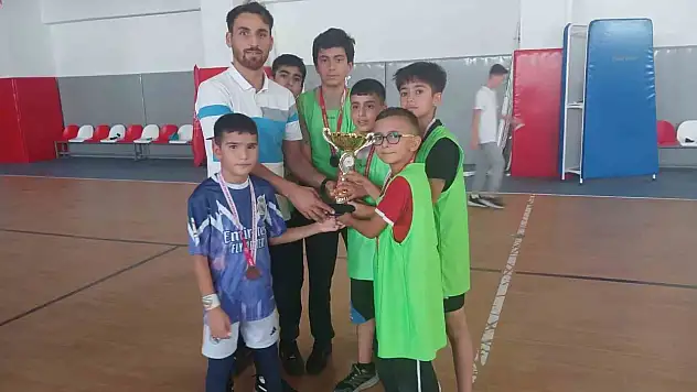 Elazığ'da futsal turnuvası sona erdi
