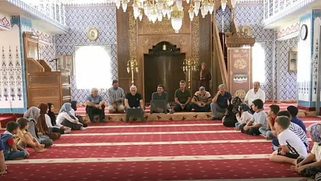 Elazığ'da münazara  etkinliği gerçekleşti