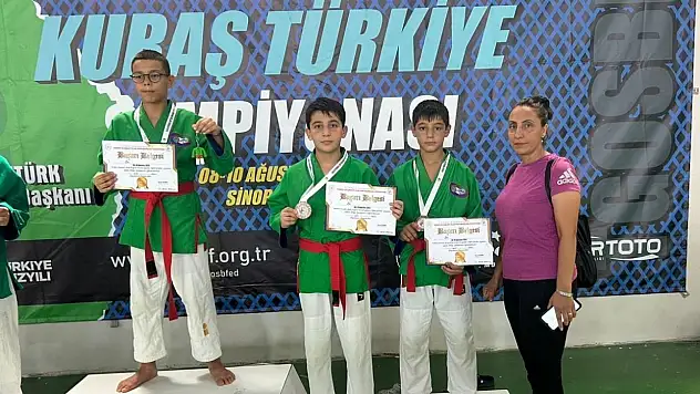 Genç sporcu Umuthan Yağcı'dan madalya