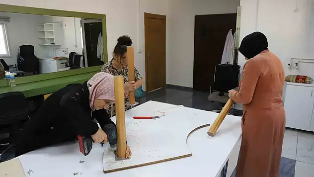 Kadınlar için başlatılan mobilya kurulum ve onarım eğitimi tamamlandı