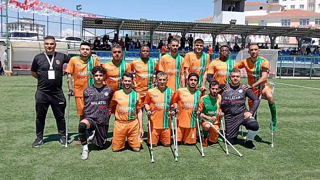 Malatya Büyükşehir Belediye Ampute Futbol Takımı şampiyonluğu kutladı