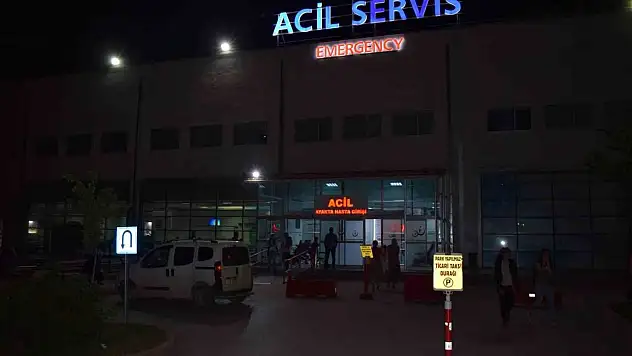Malatya'da bir kişi ayırmaya çalıştığı kavgada bıçakla ağır yaralandı