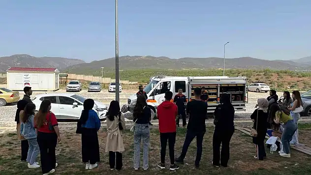 Munzur Üniversitesi öğrencileri afet farkındalığı için bir araya geldi