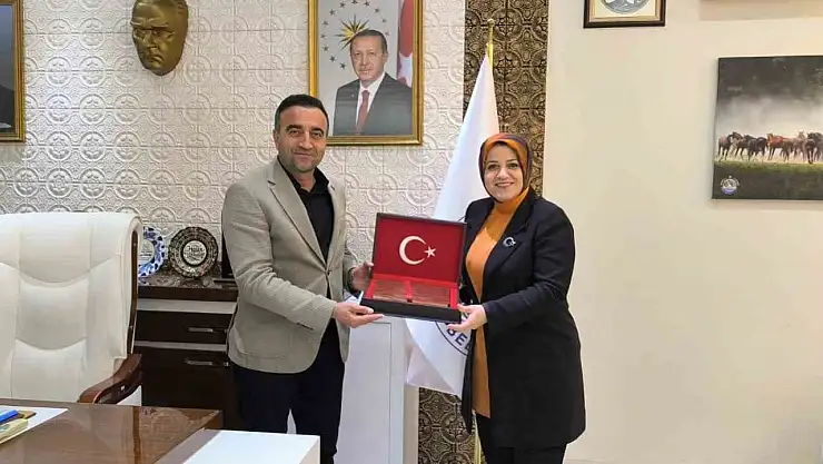 AK Partili Ayşe Sula Köseoğlu'ndan Akçadağ Belediyesi'ne ziyaret