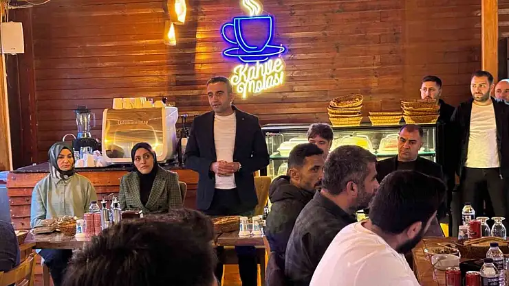 Akçadağ Belediye Başkanı Ulutaş, belediye personeliyle iftar programında buluştu