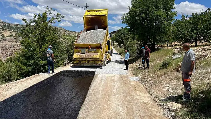 Akçadağ'da yollar yenileniyor