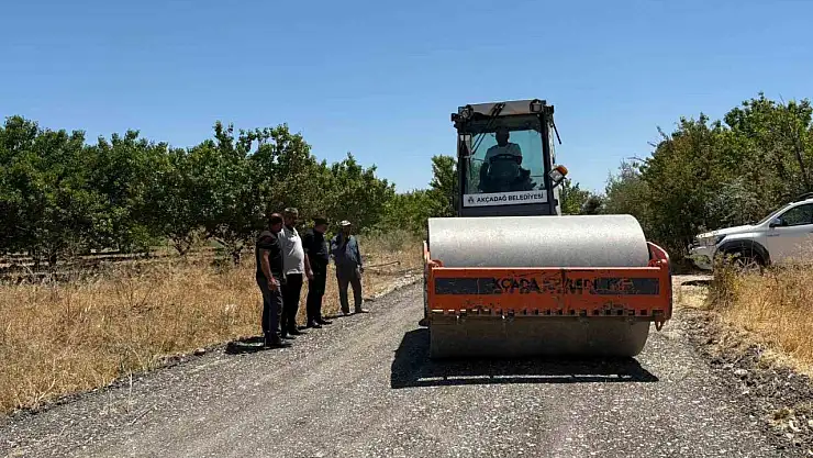 Akçadağ'ın Bahri Mahallesi'nde yollar yenileniyor