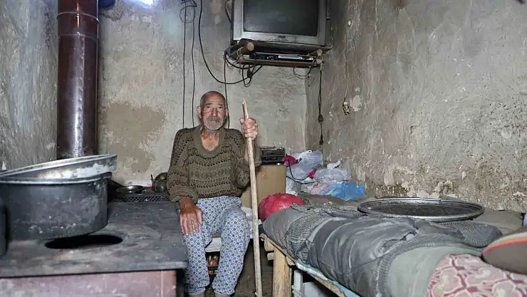 Ambulansa binerken 'Çizmelerim çıkarayım mı' sözüyle gönülleri fethetti, hayatından dram çıktı