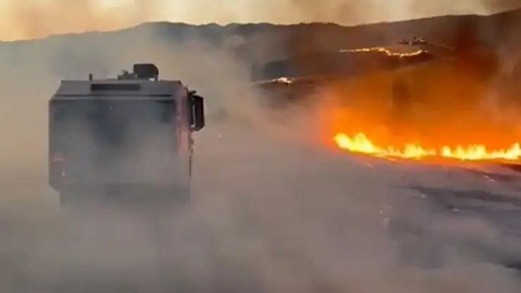 Anız ve orman yangını geceyi aydınlattı, TOMA ile müdahale devam ediyor