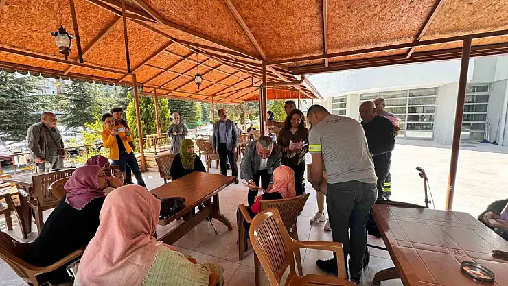 Anneler Günü'nde huzurevine anlamlı ziyaret