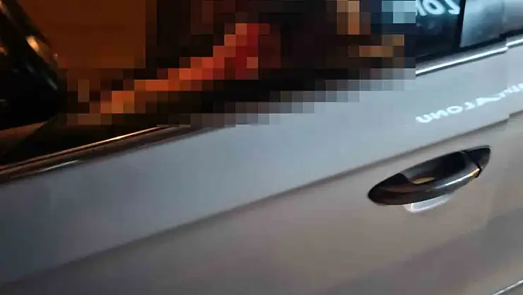 Aracını durdurarak tabancayla kendisini vurdu