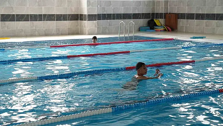 Battalgazi Belediyesi Yüzme Kurslarına yoğun ilgi kontenjanları arttırdı