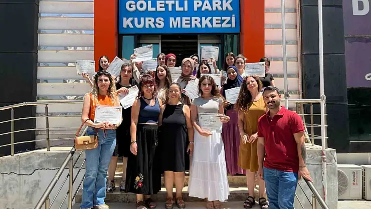 Bilgisayar eğitimlerini tamamlayan kadınlara sertifikaları verildi