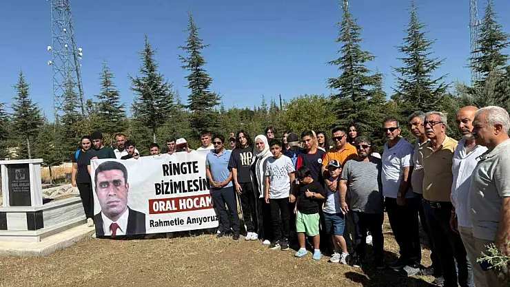 Boksör Oral Arslan kabri başında anıldı