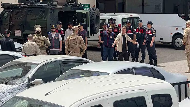 Cansız bedenleri yanmış halde bulunan baba-oğul soruşturmasında 7 şüpheli adliyeye sevk edildi